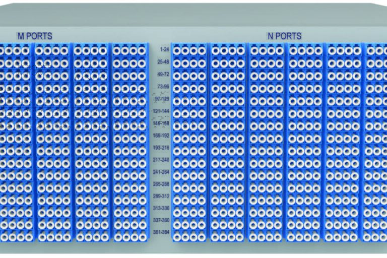 ネットワークグレード384&#215;384光マトリクススイッチ