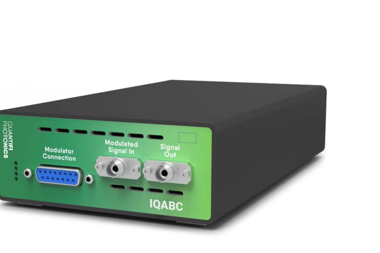 自動IQ変調器バイアスコントローラ